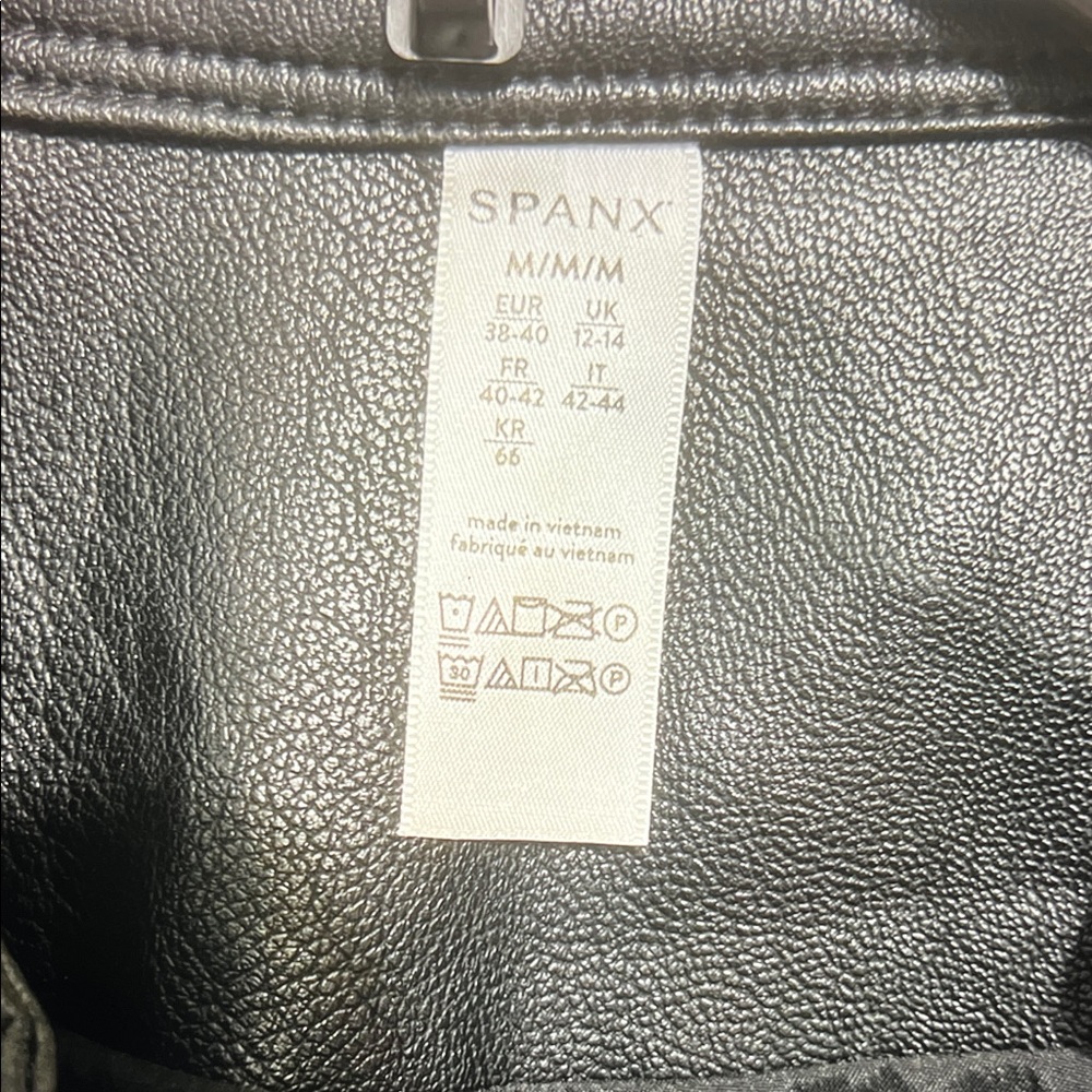 SPANX Black Leather Jacket NWOTS size M pit to pit 19 inches - Picture 7 of 9